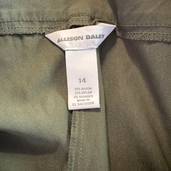 Allison Daily Women Size 14 Olive Green Cropped Pants with Black Trim - Picture 3 of 7